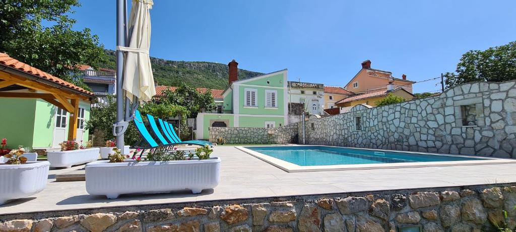 Bazén v ubytování Holiday home Green Point nebo v jeho okolí