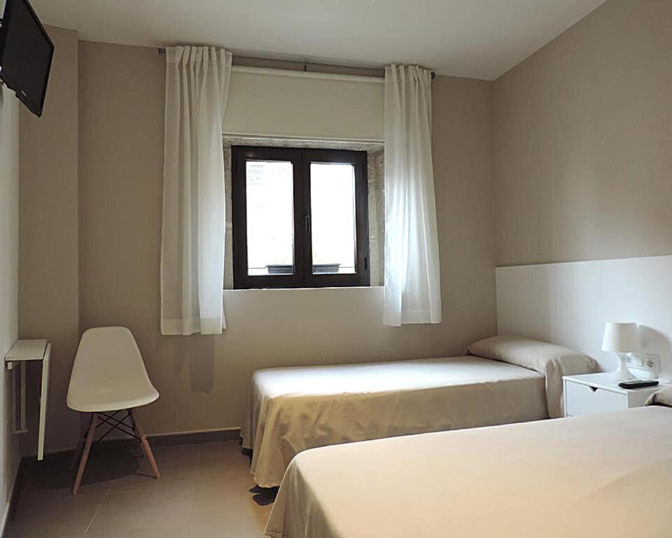 Hostal La Placeta - 8