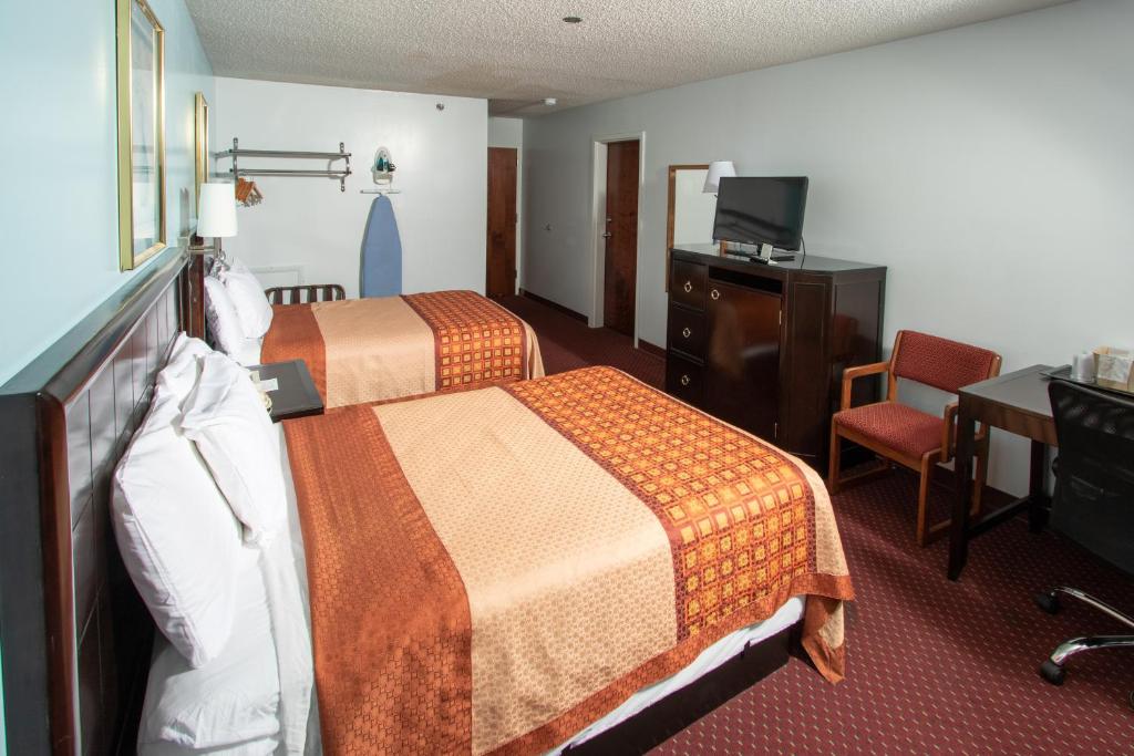 Eastbrook Inn photo