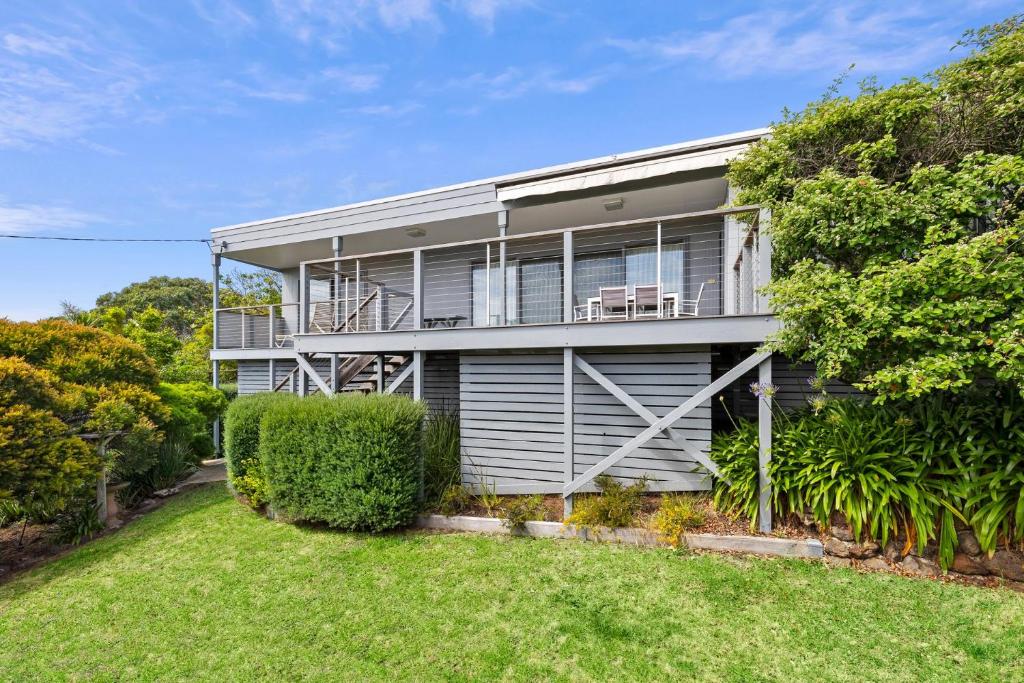 an exterior view of a house with a yard at Anglesea Outlook in Anglesea