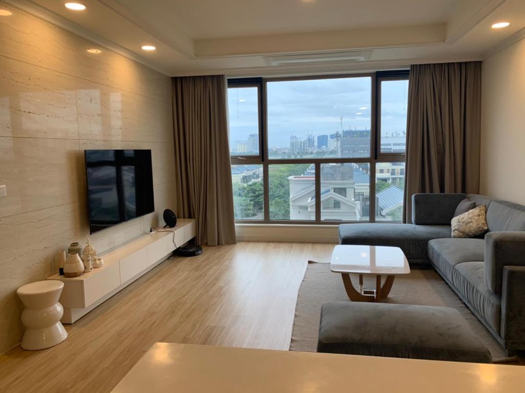 Starlake Building 2 rooms