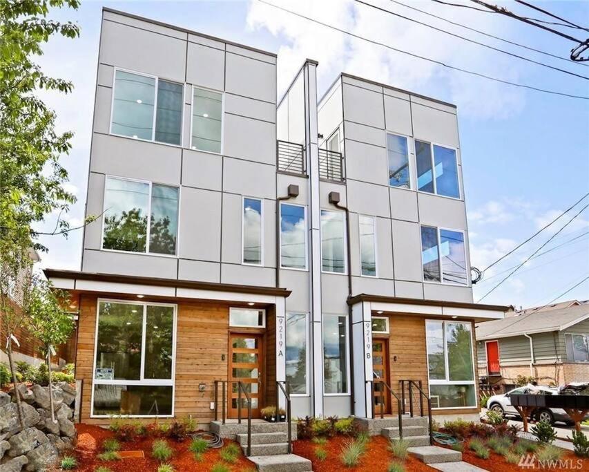 Wonderful Wallingford Townhome - Housity