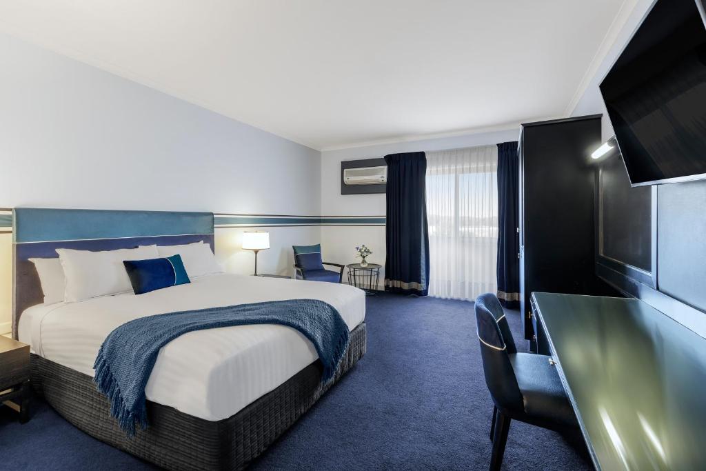 Ramada by Wyndham Diplomat Canberra - Resim 9