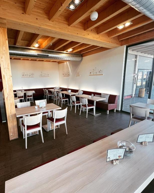 Posezení v ubytování Auszeit Cafè & Hotel