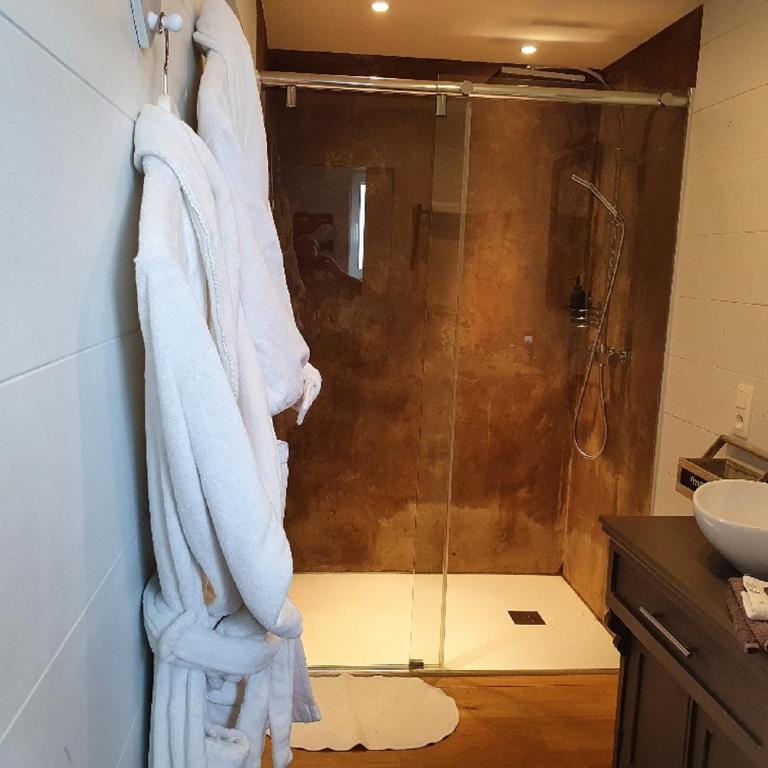 Koupelna v ubytování B&B Maison Pierreuse
