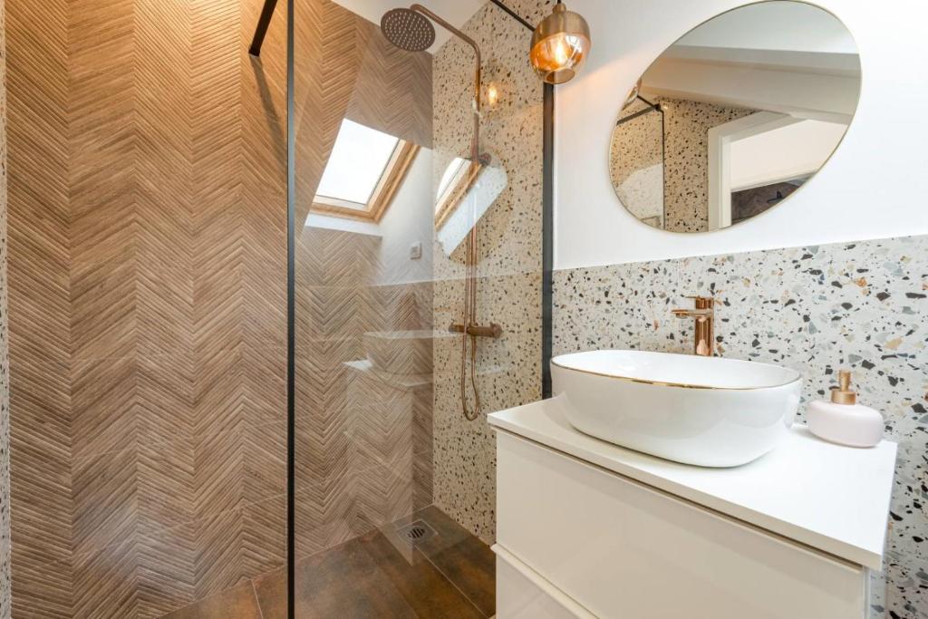 Kúpeľňa v ubytovaní Apartment Divine with sea view