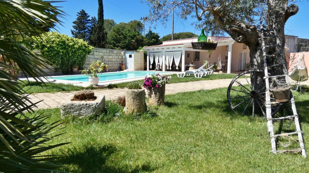 Bazén v ubytování La Vigna Salentina - Con Giardino e Piscina Privata nebo v jeho okolí