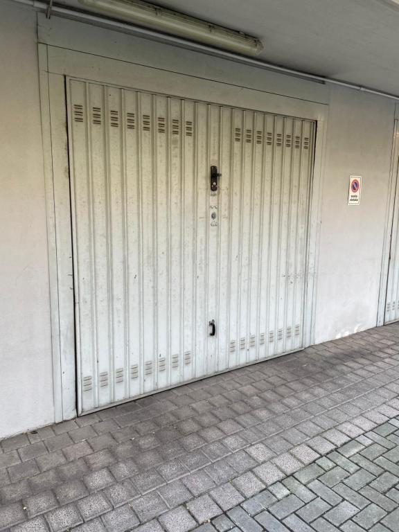 Zdjęcie z galerii obiektu Casti - Appartamento MM3 Comasina w Mediolanie