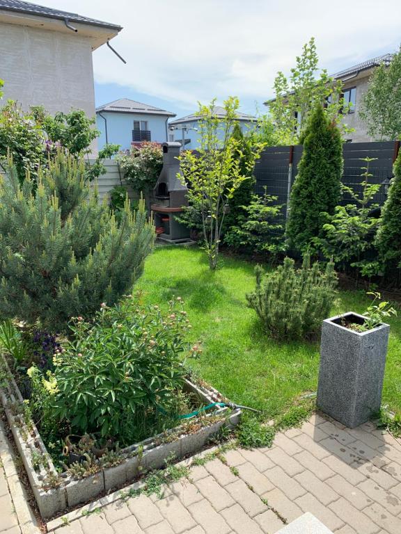 Zahrada ubytování VillaGrey Tunari