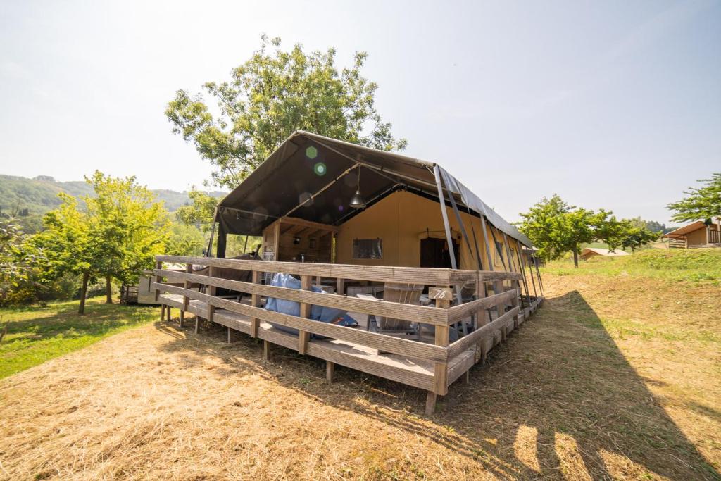 Příroda nedaleko luxury tent