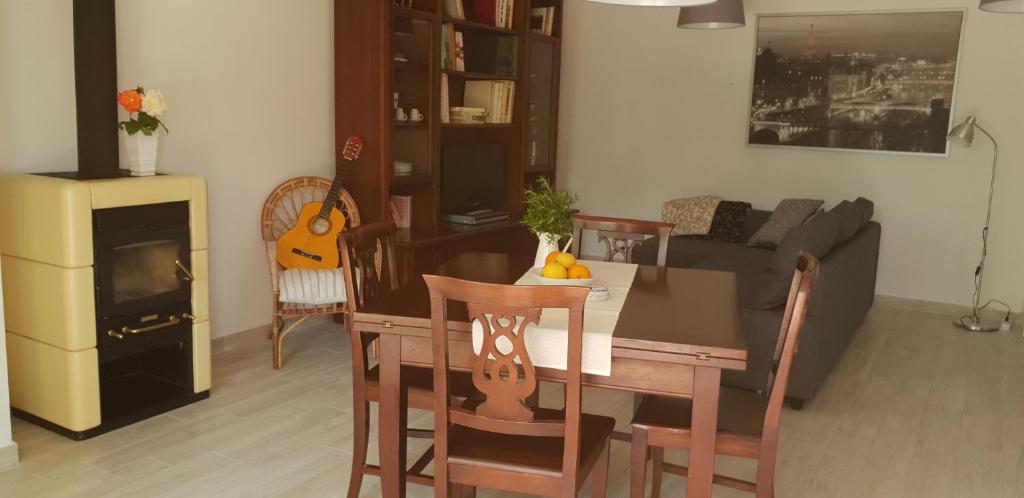 A seating area at La Colombera