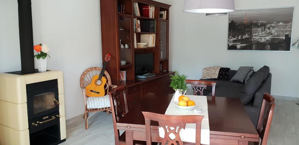 A seating area at La Colombera