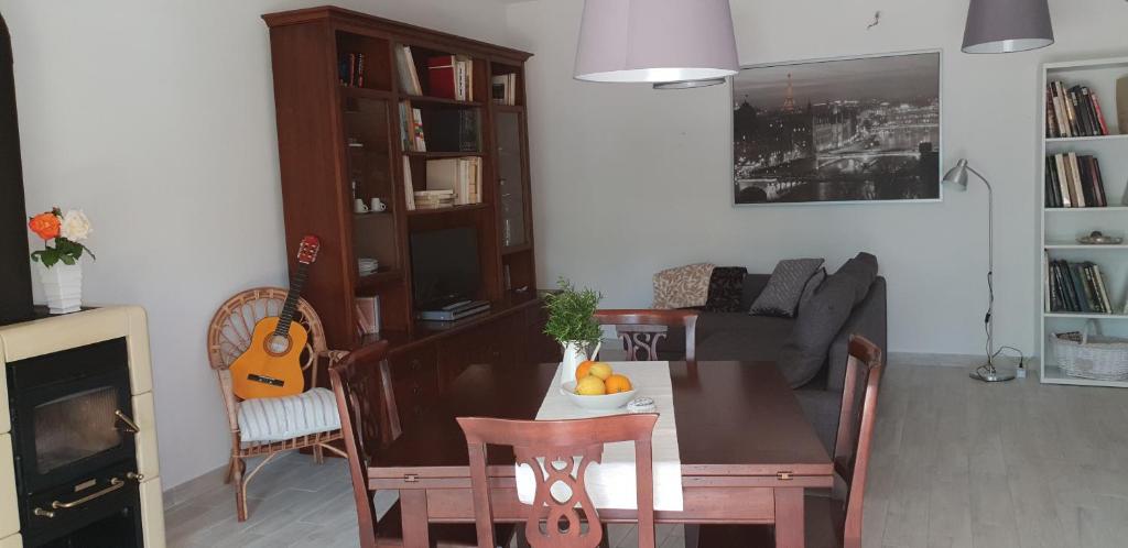 A seating area at La Colombera