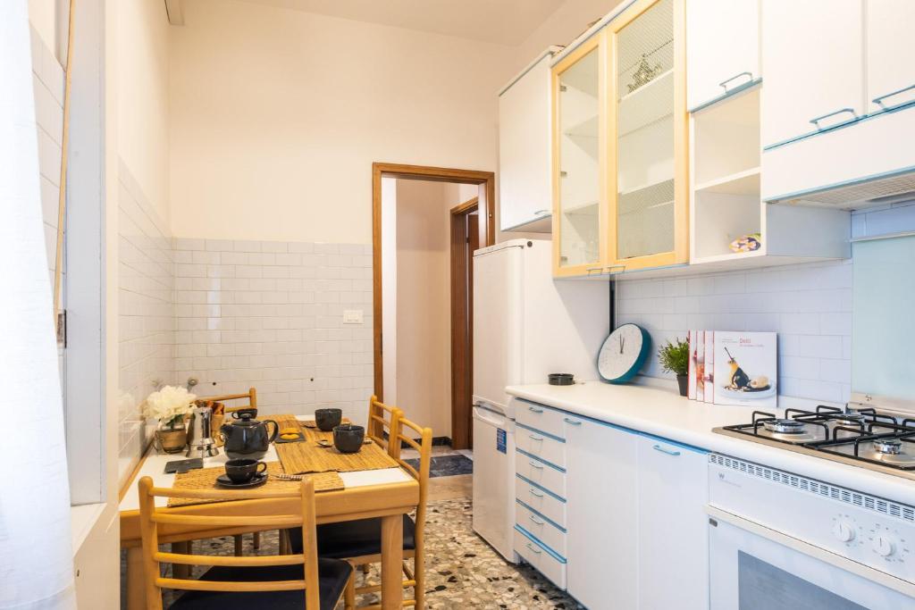 Zdjęcie z galerii obiektu Gardappartamenti Rivo lake view w mieście Desenzano del Garda