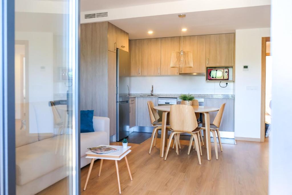 A kitchen or kitchenette at El Portal de María