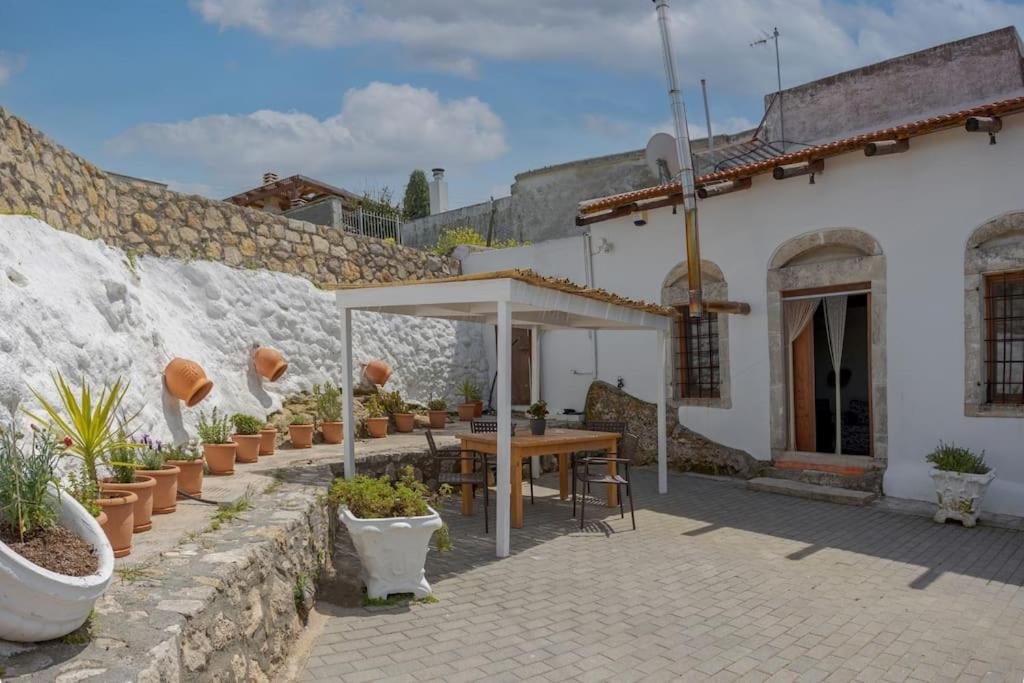 Budova, kde se vila nachází