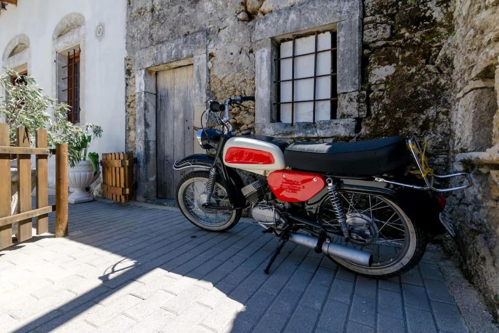 Fotografie z fotogalerie ubytování Tranditional Stone House v destinaci Agios Myronas