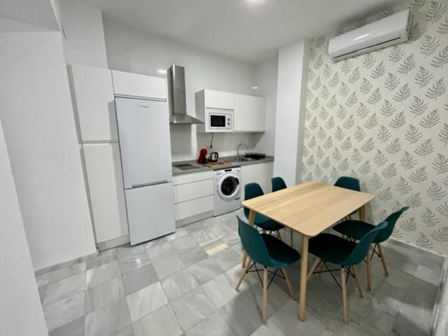 Kuchyň nebo kuchyňský kout v ubytování AD1B Arenal 3br apartment, 250 mtrs from Cathedral