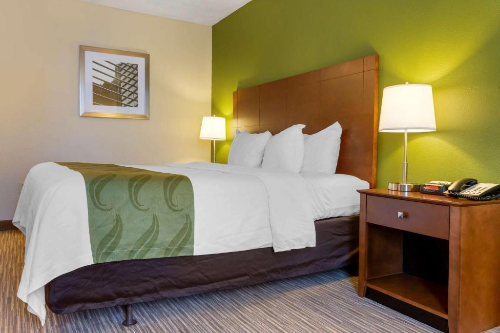 Quality Inn Harrison North - King Room - Disability Access/Non-Smoking