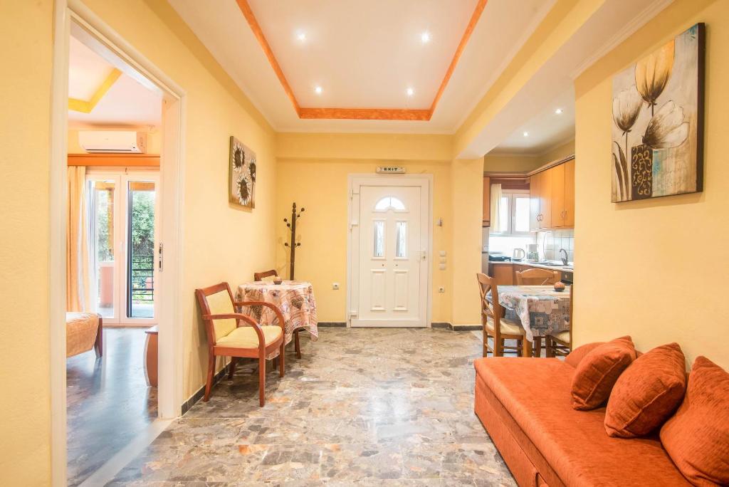 A seating area at Bozikis Apartments