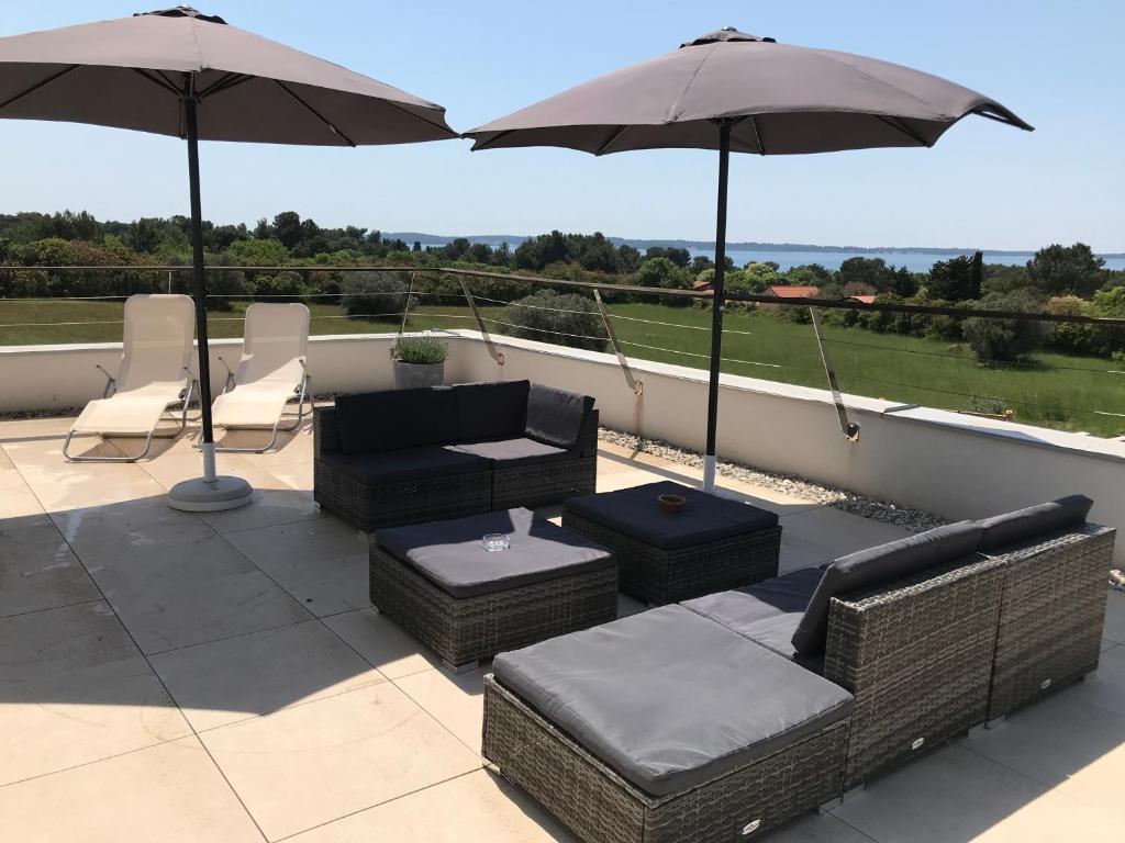 Posezení v ubytování Villa Rosa dei Venti - Peroj - Amazing sea view