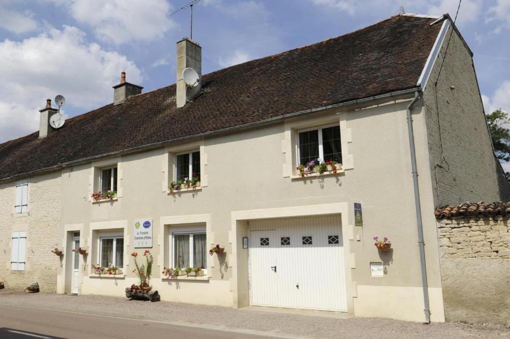 Gallery image of Chambres d hôtes de la Fontaine in Spoy