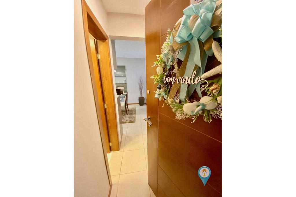 una puerta con una zona junto a un pasillo en N1401 VISTAMAR Amplo Club Praia Beto Carrero 4qrts, en Penha