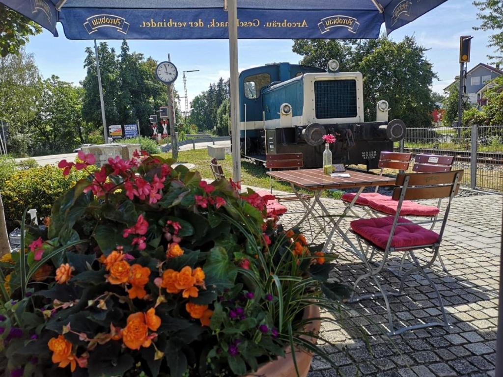 Fotografie z fotogalerie ubytování Übernachten im nostalgischen Bahnwaggon v destinaci Bogen