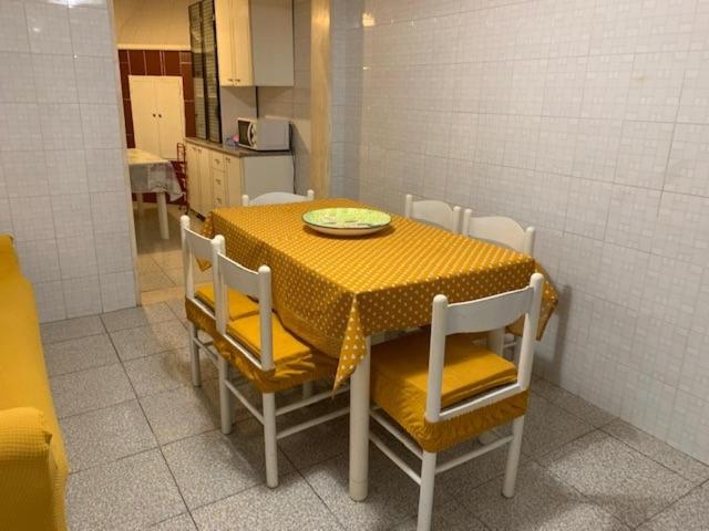 Kuchyňa alebo kuchynka v ubytovaní La Casa di Stefania 3 Porto Cesareo