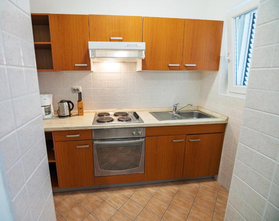 Apartments Bene - Apartamento De Dos Dormitorios Con Balcón