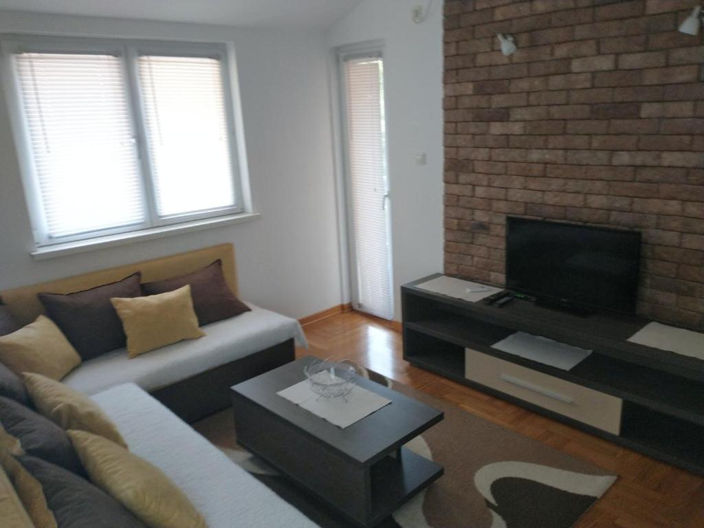Apartment Park - One-Bedroom Apartment