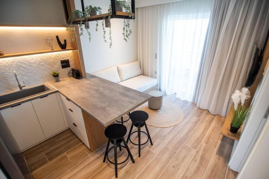 Kuchyň nebo kuchyňský kout v ubytování YOLO Resort - Notte