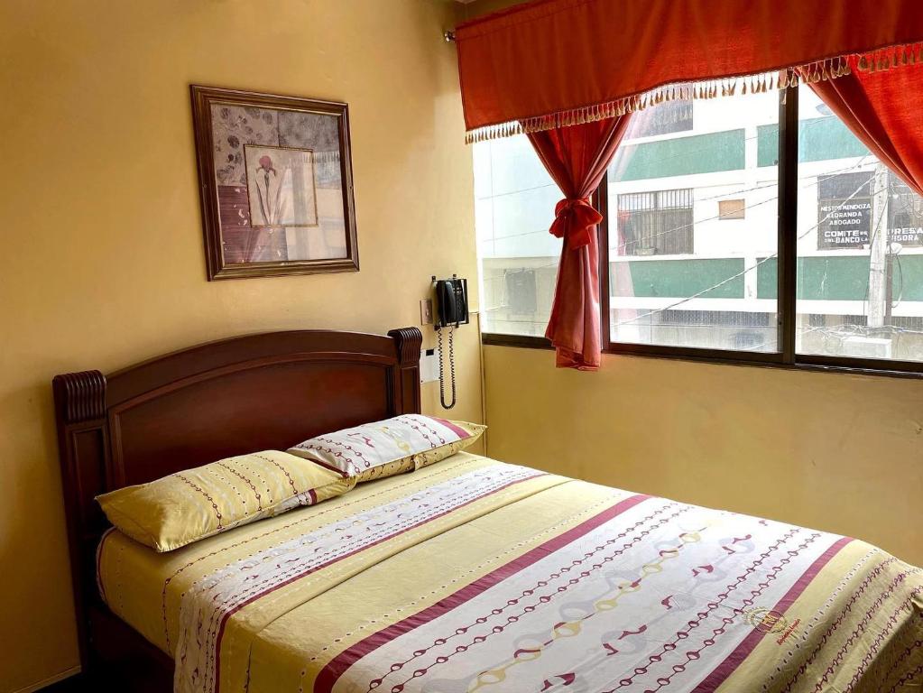 Postel nebo postele na pokoji v ubytování Hostal Montesa