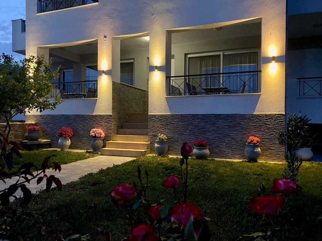 Vonkajšia záhrada v ubytovaní Eirini & Manolis Apartments