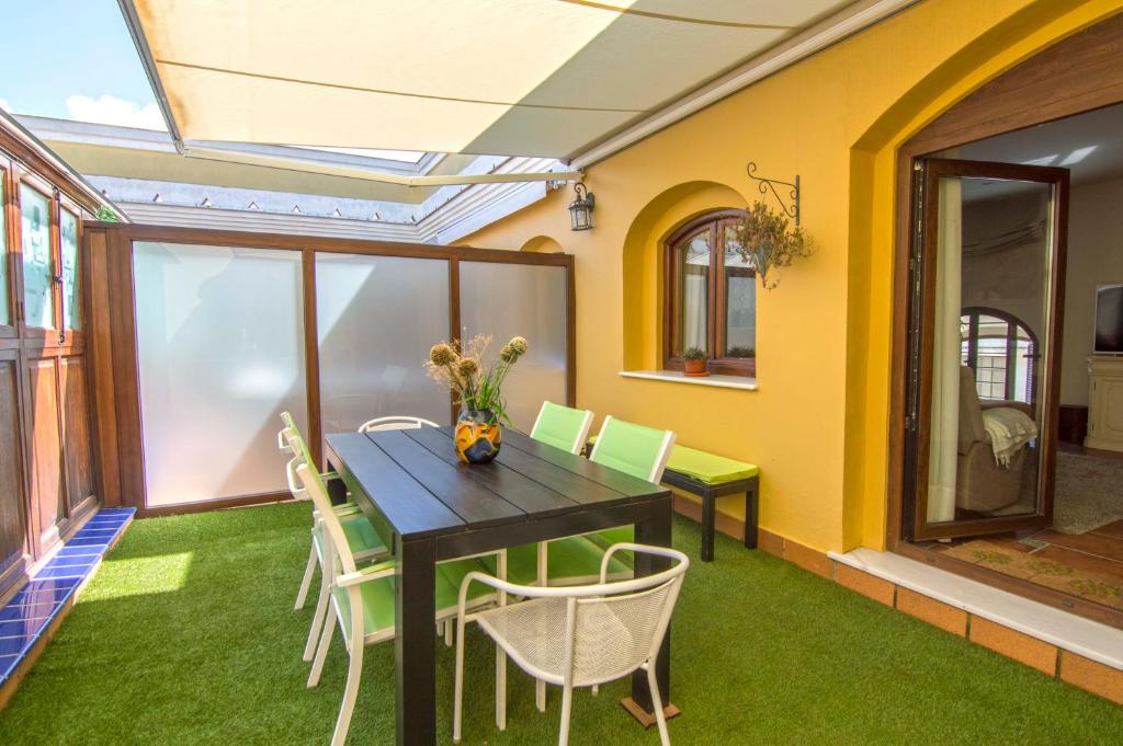 Część wypoczynkowa w obiekcie Ático San Juan, Apartamentos Living Sur