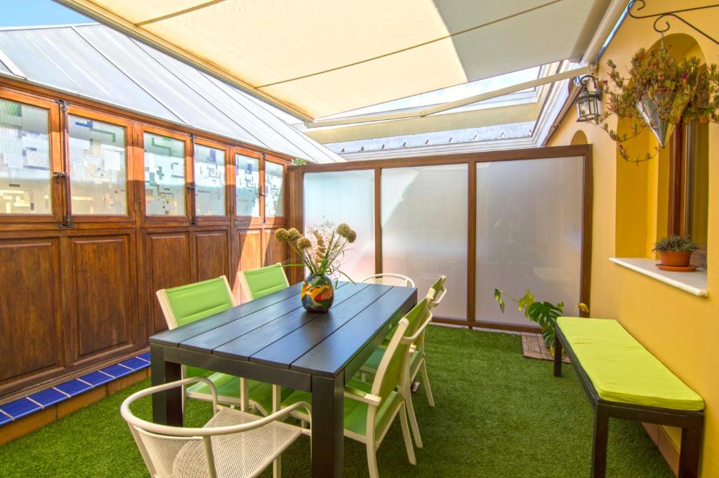 Zdjęcie z galerii obiektu Ático San Juan, Apartamentos Living Sur w mieście Sanlúcar de Barrameda