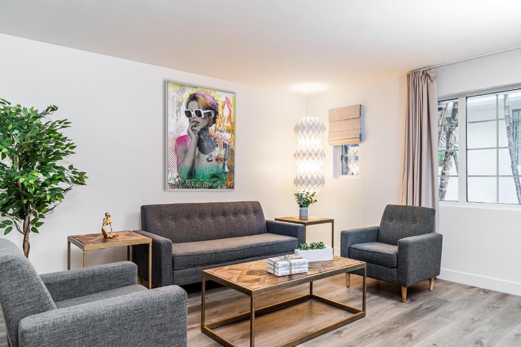 Essex House Hotel - King Suite