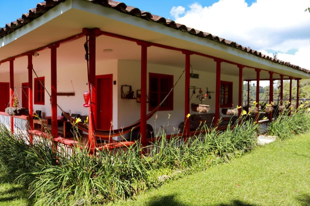 En hage utenfor La Cabaña Ecohotel - Valle del Cocora
