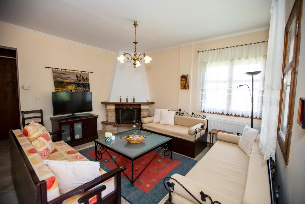 TV a/nebo společenská místnost v ubytování Traditional beach house