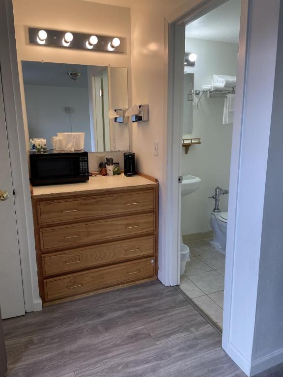 Koupelna v ubytování Rodeway Inn & Suites Omak - Okanogan