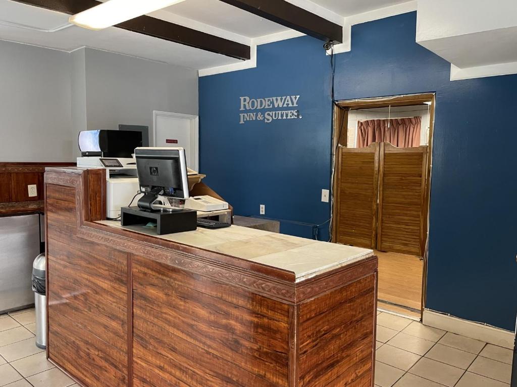 Kuchyň nebo kuchyňský kout v ubytování Rodeway Inn & Suites Omak - Okanogan