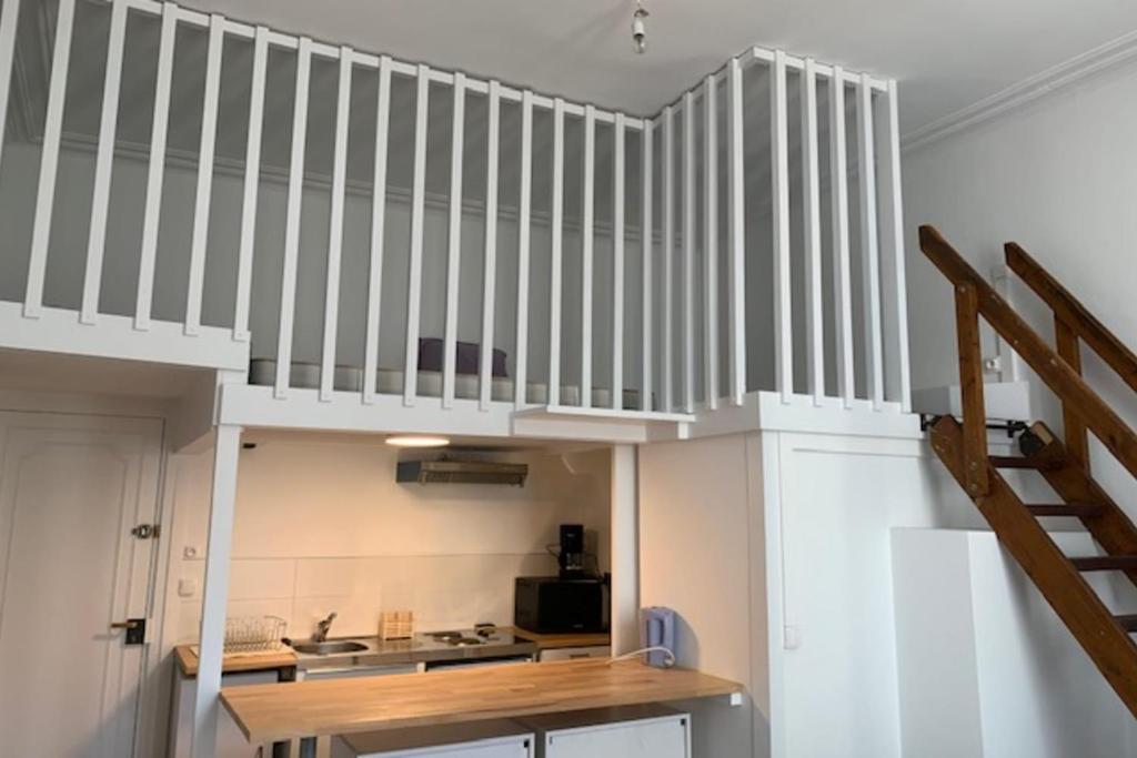 Η κουζίνα ή μικρή κουζίνα στο 21m Comfortable For 2 Near The Remparts