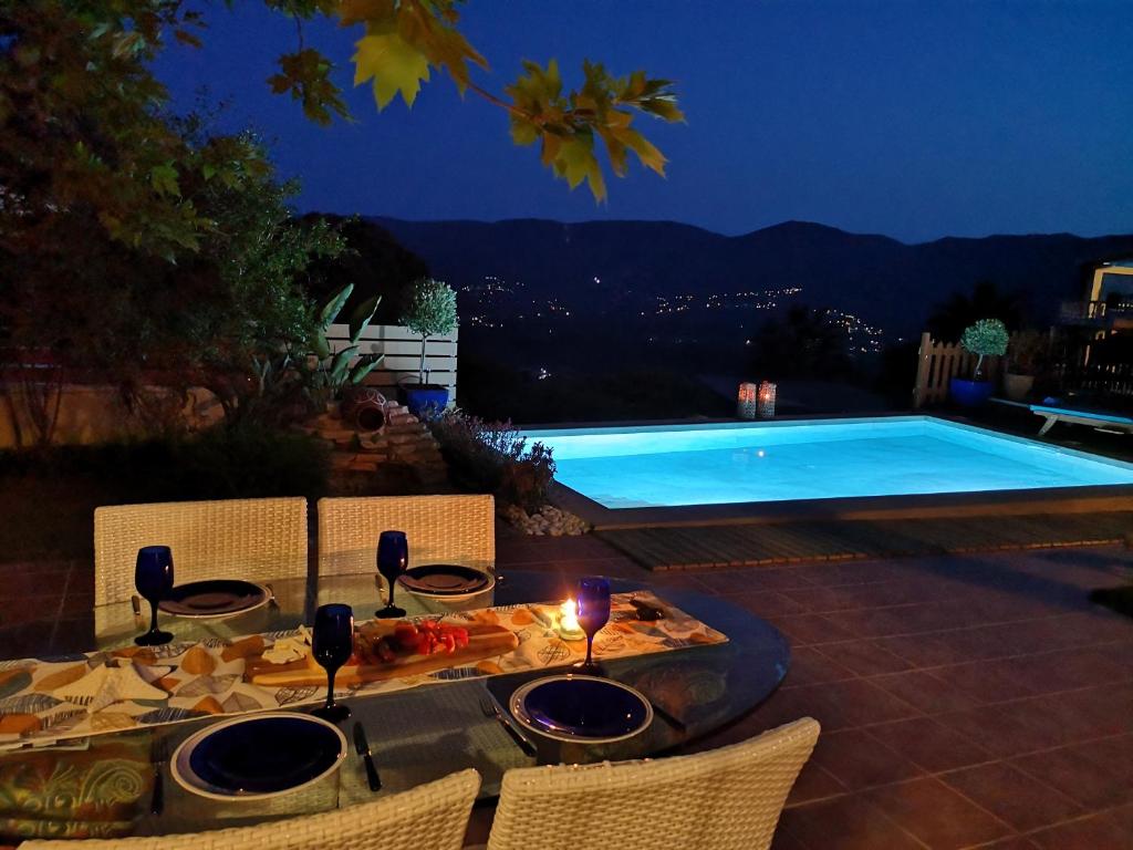 The swimming pool at or close to Villa Pigi