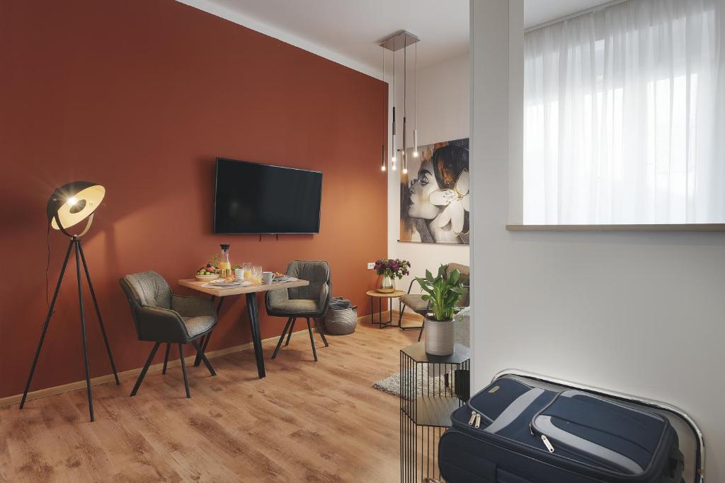 Emi Luxury Apartments - 11