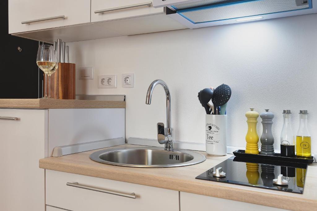 Emi Luxury Apartments - 7