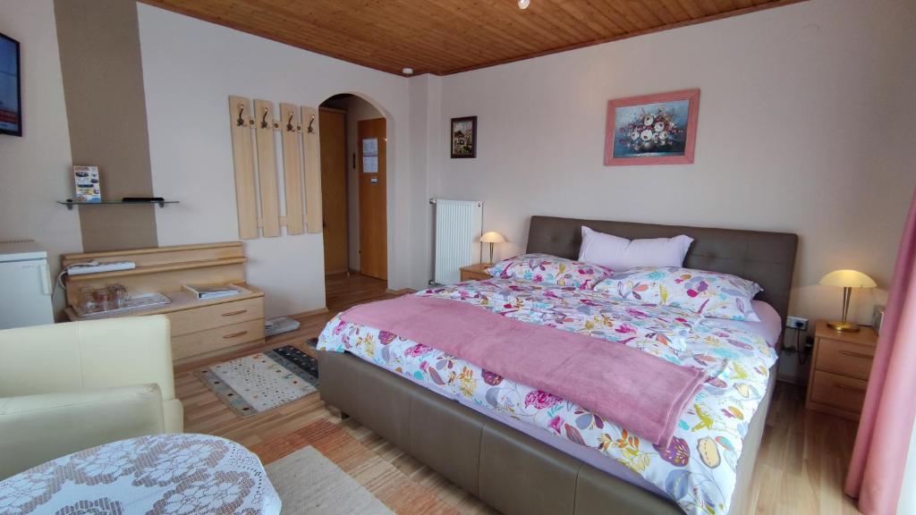 Postel nebo postele na pokoji v ubytování Ferienparadies Gutounik