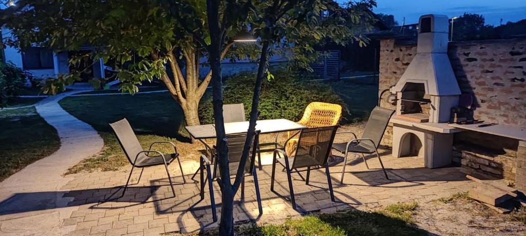 Apartments Osijek by the River - 8