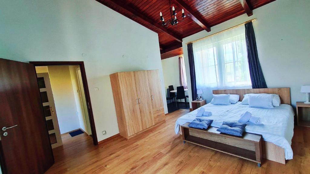 Bláthy Apartman - One-Bedroom Apartment