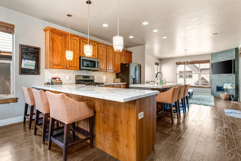 Kodiak Way Bear Hollow - Housity