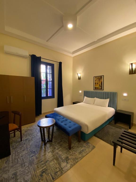 Comfy Colonial Apartments — photo 3